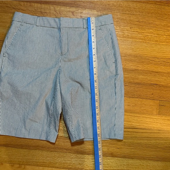 Banana Republic 10” Short Women's Size 4 Flat Front Gray Striped Shorts (a3 NWT - Picture 3 of 9